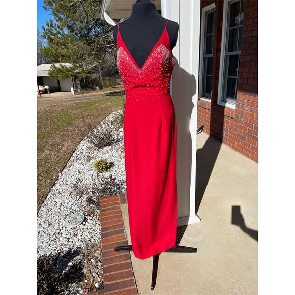 Cire Dresses & Skirts - Cire Women's Size 10 Red Beaded V-Neck Long Evening Gown, wedding, prom, formal